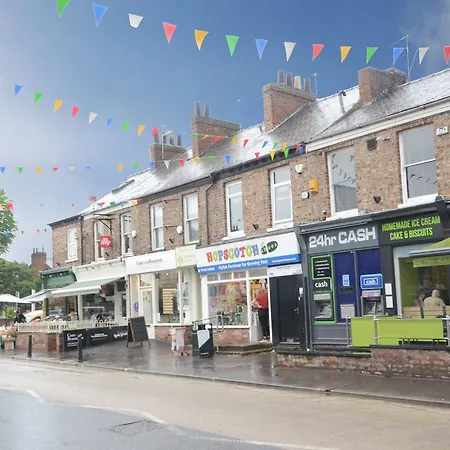 Appartamento Lucy's Lodge- Stylish On Vibrant Bishy Road With Free Parking York