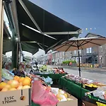 Lucy's Lodge- Stylish On Vibrant Bishy Road With Free Parking