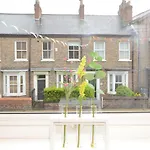 Lucy's Lodge- Stylish On Vibrant Bishy Road With Free Parking