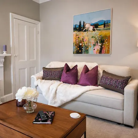 شقة Lucy's Lodge- Stylish On Vibrant Bishy Road With Free Parking