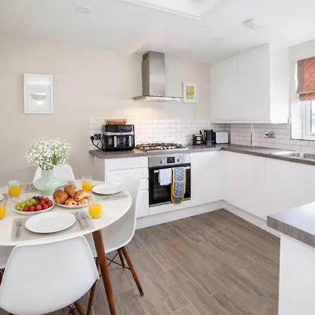 Apartment Lucy's Lodge- Stylish On Vibrant Bishy Road With Free Parking York