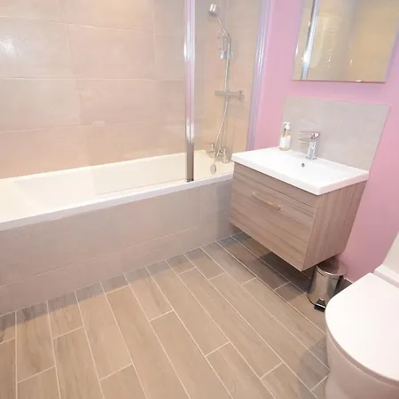 Apartment Lucy's Lodge- Stylish On Vibrant Bishy Road With Free Parking York