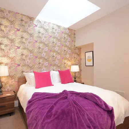 Lucy's Lodge- Stylish On Vibrant Bishy Road With Free Parking Daire *