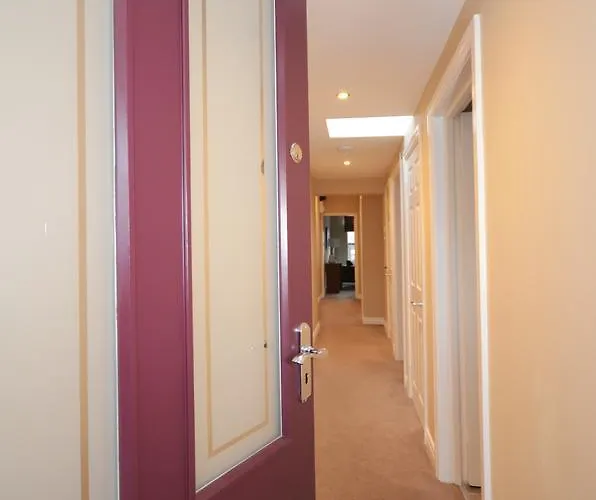 Apartamento Lucy's Lodge- Stylish On Vibrant Bishy Road With Free Parking *