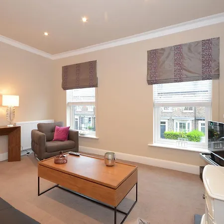 Apartament Lucy's Lodge- Stylish On Vibrant Bishy Road With Free Parking York