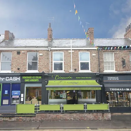 Apartament Lucy's Lodge- Stylish On Vibrant Bishy Road With Free Parking York